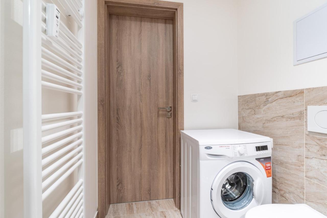 Brand New Studio Apartment # 42 In Brand New Building With Free Parking In The Center Прага Экстерьер фото