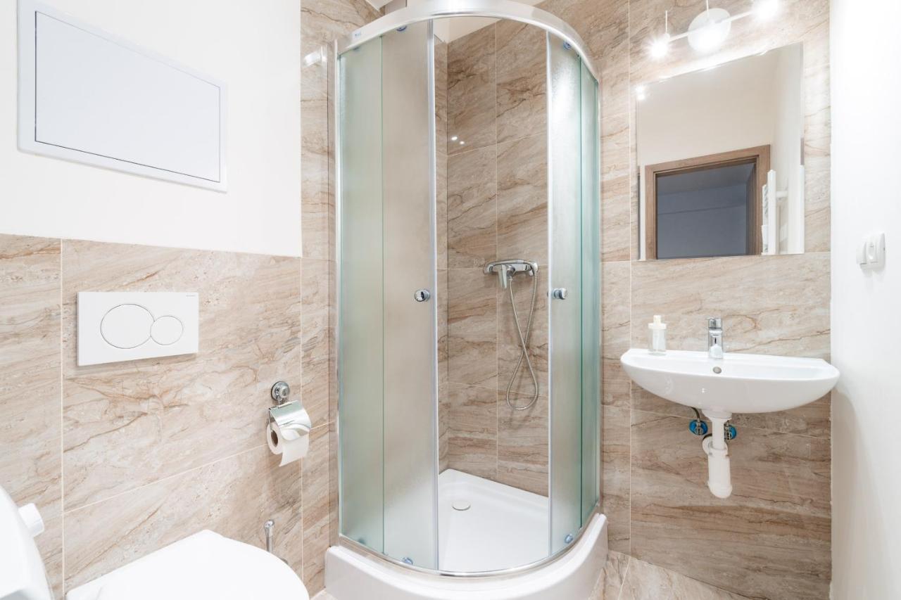 Brand New Studio Apartment # 42 In Brand New Building With Free Parking In The Center Прага Экстерьер фото